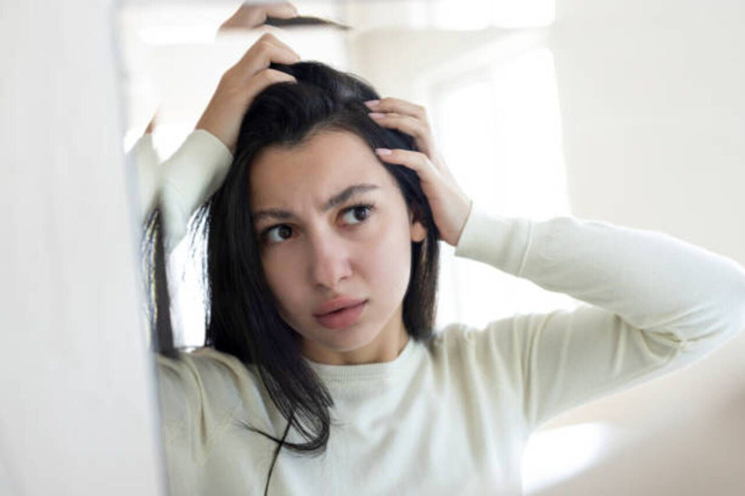 Dökülen saçlara son! 2 haftada saç dökülmesini bitiriyor, saçları kalınlaştırıyor - Resim: 3