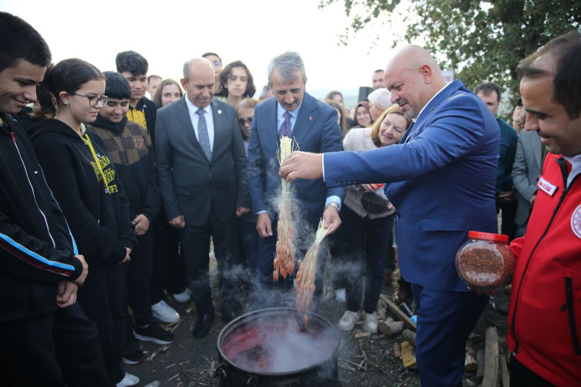 Formülü casuslar tarafından çalınan 'efsane renk' için kazanlar kaynadı! Edirne kırmızısı bitkisinin hasadı yapıldı! - Resim: 8