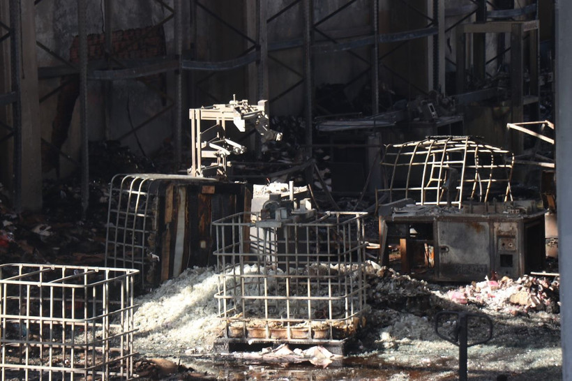 Gebze’de 6 kişinin öldüğü parfüm fabrikası yangınından yeni görüntüler! Tesisin içi küle döndü - Resim: 4