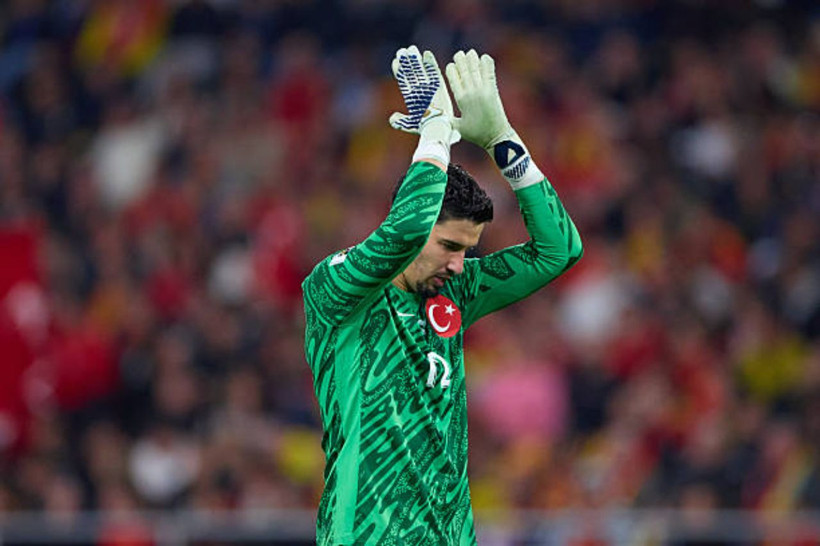 Altay Bayındır için sürpriz iddia: İstanbul devi devre arasında harekete geçiyor - Resim: 1