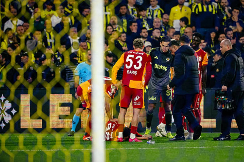 Fenerbahçe–Galatasaray derbisinde skandal: Kazımcan’a çakmak atan taraftar gözaltına alındı - Resim: 1