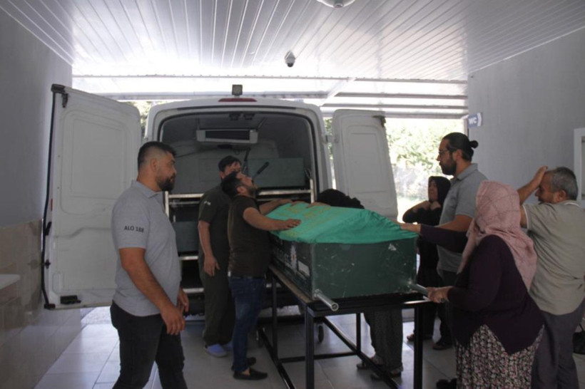 Babasının kullandığı servis minibüsünün altında kalmıştı! Anne ve babası morgda gözyaşlarına boğuldu - Resim: 4