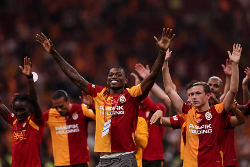 Galatasaray, Rafael Leao transferini resmen açıkladı! İşte bonservis ve maaşı - Resim: 4