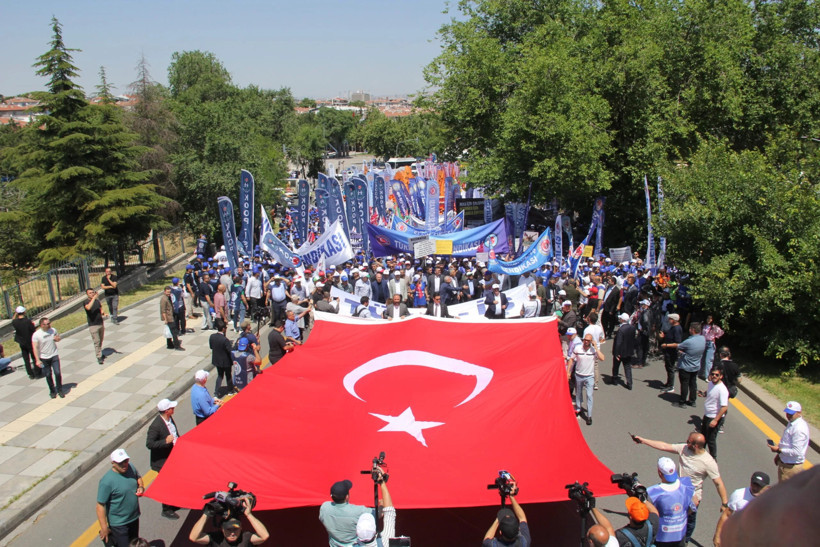 Kamuda çalışan 600 bin işçi, toplu sözleşme süreci için hükumetin ücret teklifine karşı meydanlara çıktI - Resim : 2