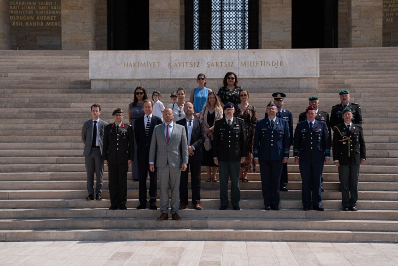 Anıtkabir'de neden diz çöktü? Belçika Savunma Bakanı'ndan dikkat çeken Atatürk mesajı - Resim: 4