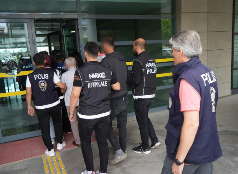 11 yıl derin dondurucuda sakladılar! 7 parçaya ayrılmış ceset davasında 13 şüpheli tutuklandı - Resim: 3