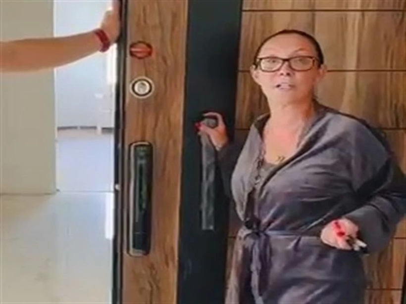 Sanatçı Güllü, denge kaybı şikayetiyle bir hafta önce özel hastanede muayene olmuş - Resim: 4