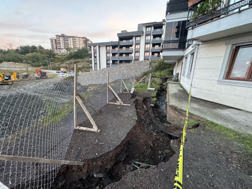 Bartın’da korku dolu anlar! İnşaat çöktü, 32 kişi apar topar tahliye edildi - Resim: 4