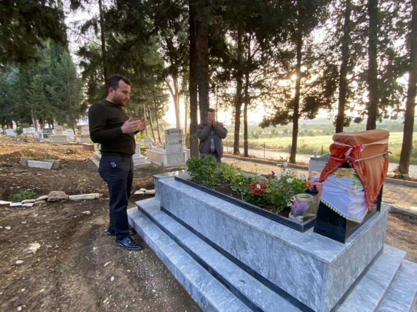 Mezarlıkta çiçek hırsızlığı skandalı! Acılı baba kızının mezarını kamerayla koruyor - Resim: 5