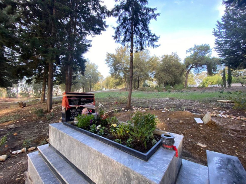 Mezarlıkta çiçek hırsızlığı skandalı! Acılı baba kızının mezarını kamerayla koruyor - Resim: 4