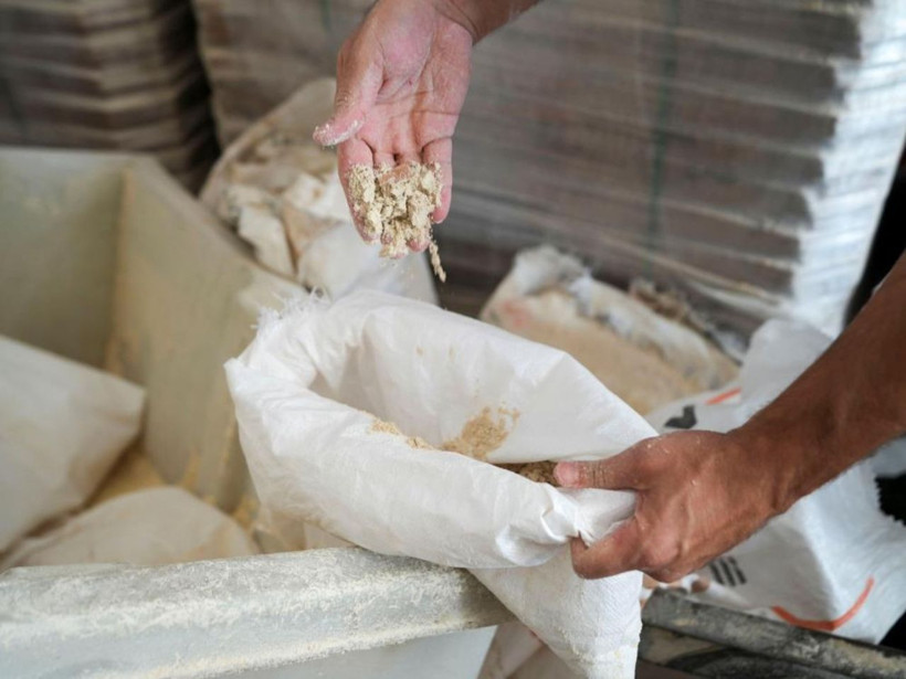 Tarsus’ta gıda skandalı! 30 ton böceklenmiş ve küflenmiş un imha edildi - Resim: 4