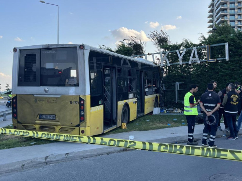 Zeytinburnu'ndaki İETT kazasında ölü sayısı 2'ye yükseldi - Resim: 3