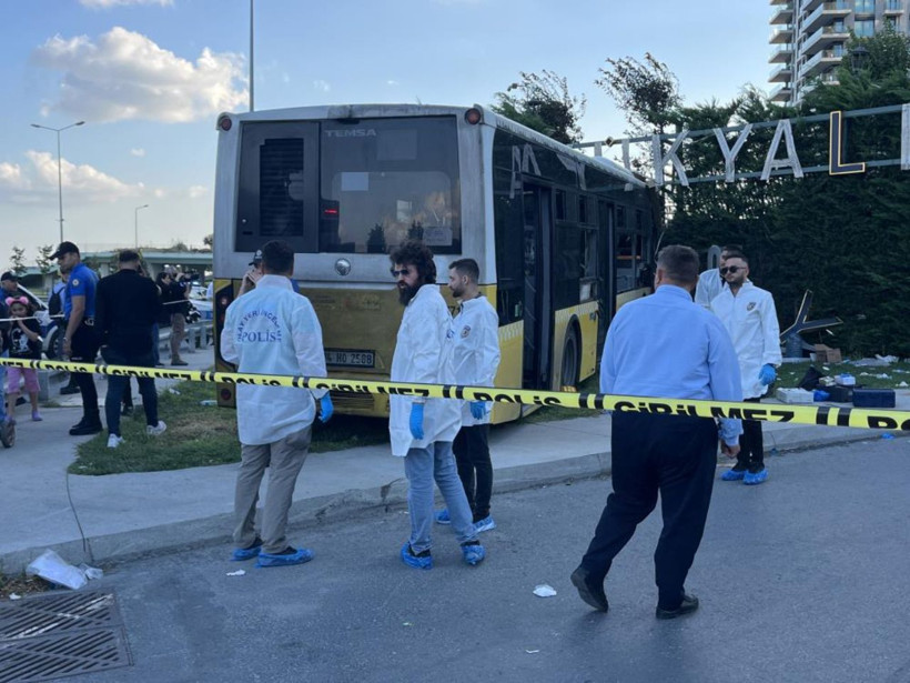 Zeytinburnu'ndaki İETT kazasında ölü sayısı 2'ye yükseldi - Resim: 4