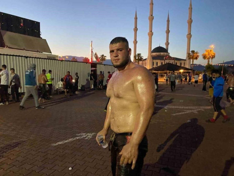 Sındırgılı güreşçi Burak Bozkurt kalp krizi geçirerek hayatını kaybetti - Resim : 1