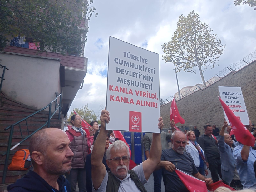 Vatan Partisinden ABD Başkonsolosluğu önünde protesto: Tom Barrack sınır dışı edilsin! - Resim : 1