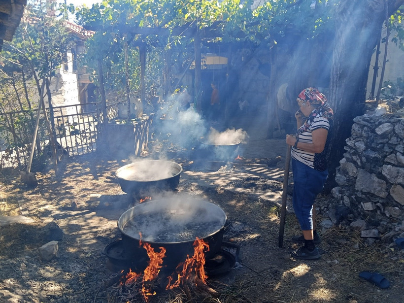 Antalya’da kilosu 500 liradan satılıyor! Geleneksel yöntemle üretiliyor - Resim : 3