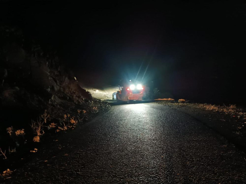 Batman’da sağanak sonrası 40 köyde heyelan! Araçlar mahsur kaldı, yollar kapandı - Resim : 1