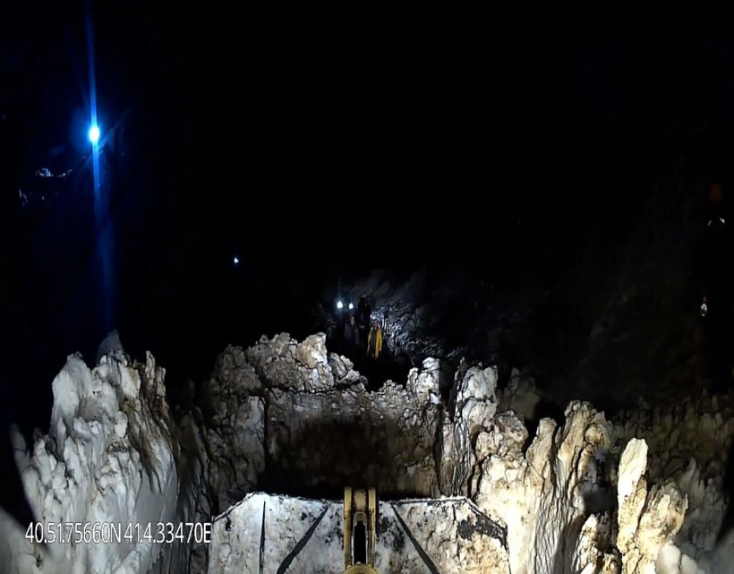 Rize’nin Tirovit Yaylası’na yine çığ düştü! Dün aynı bölgede 15 kişi mahsur kalmıştı - Resim: 3