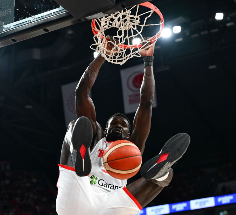 12 Dev Adam namağlup lider! İsviçre'yi 95-72 mağlup etti - Resim: 4